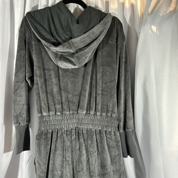 FREE PEOPLE TRAINING DAY VELOUR JUMPSUIT NWT MEDIUM - Picture 15 of 16
